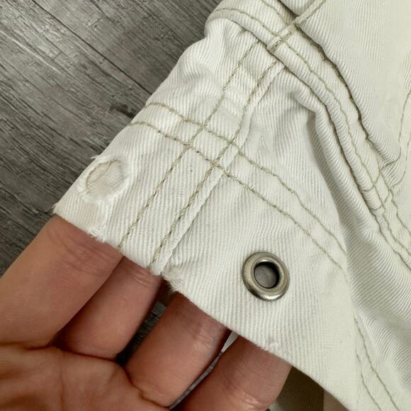 Union Bay Men’s Cargo Shorts Cream - Picture 6 of 9